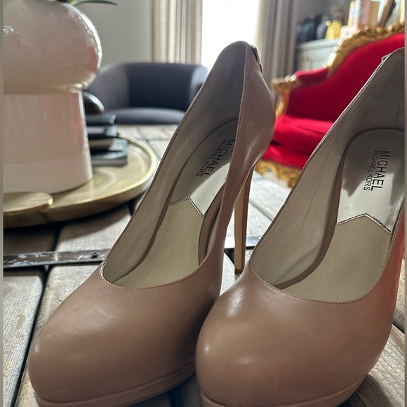 As new NUDE MICHAEL KORS PUMPS - Picture 7 of 13